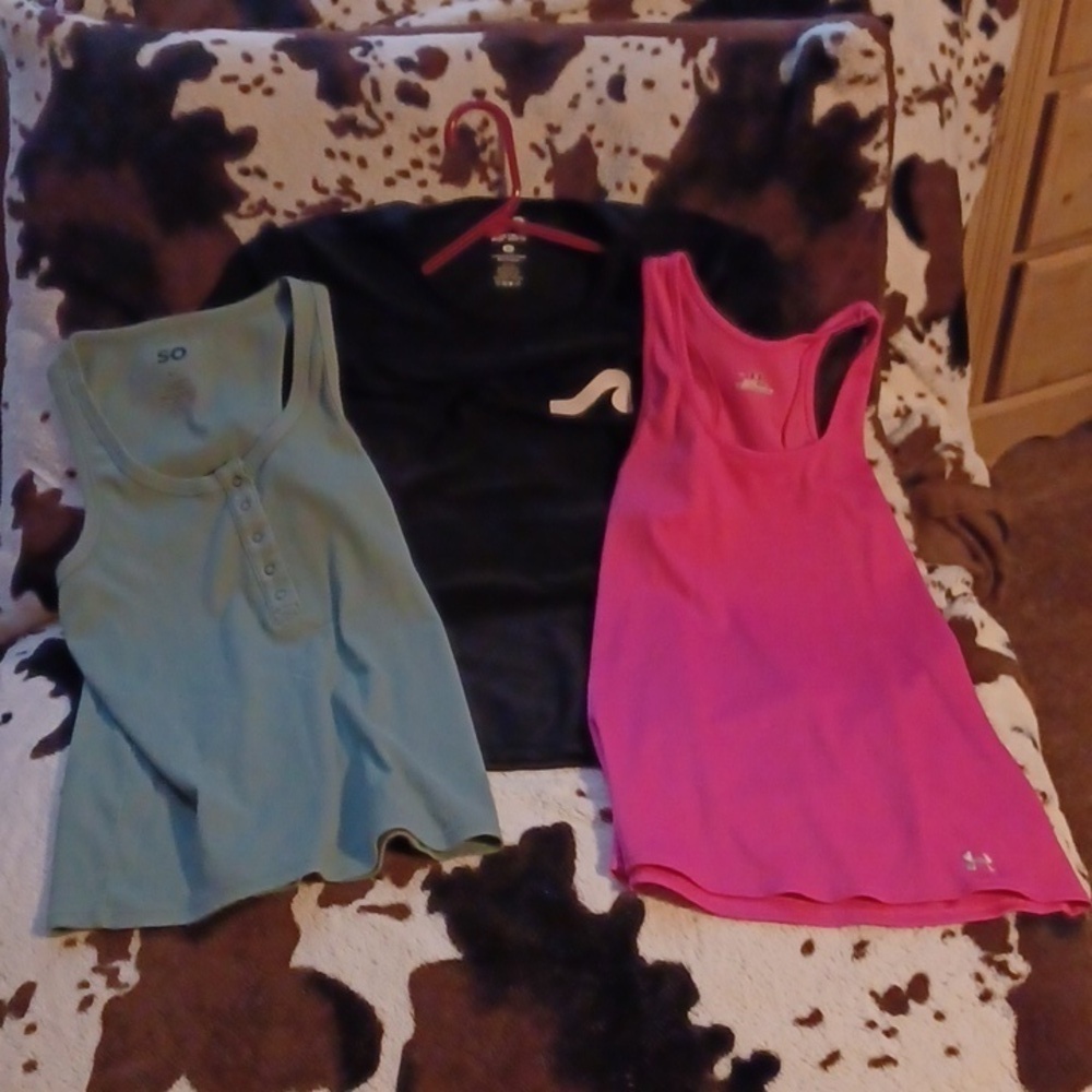 SURF STYLE, HEAT GEAR, AND SO. WOMENS SHIRT BUNDLE, AND SIZE LARGE.